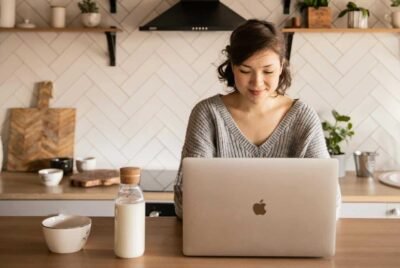 A woman making an e-commerce purchase